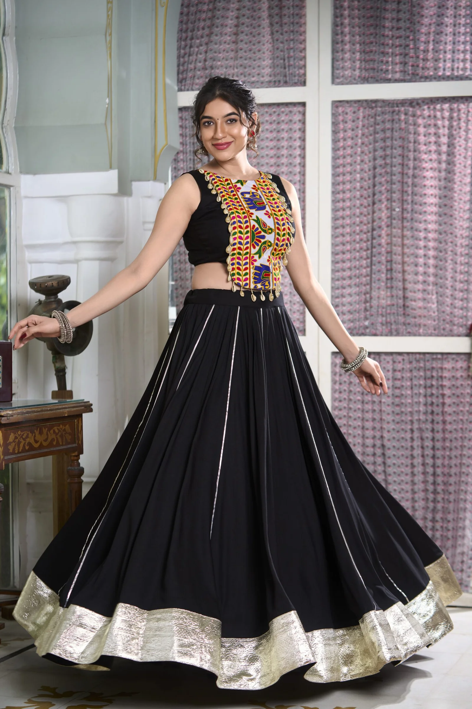 Sakhi-Lehenga-Collectin